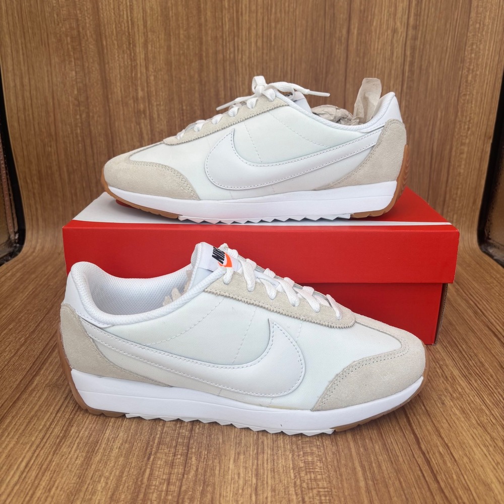 Nike Pacific Sneakers Womens 7 White Safety Orange HM4771-103 Retro Runner